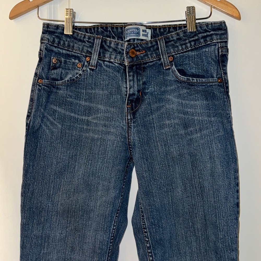 Vintage Signature Levi Mid Rise Bootcut Women’s Jeans